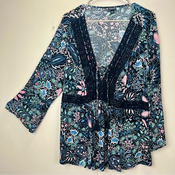 Floral V-Neck Women's Top - Black and Blue - Picture 6 of 13